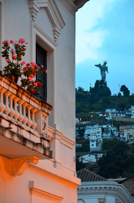 On top of El Panecillo there is a big statue of La Virgen de Quito.
